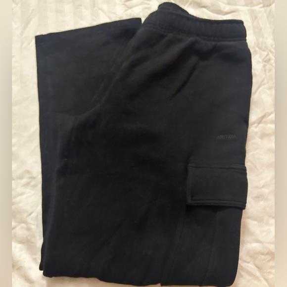 Aritzia Cozy Fleece Mega Fit Sweatpants - Picture 1 of 3